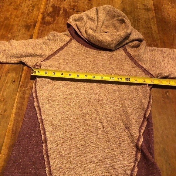 Kuhl Nova Pullover Turtleneck in Burgundy - Picture 7 of 9